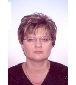 Sinka Júlia